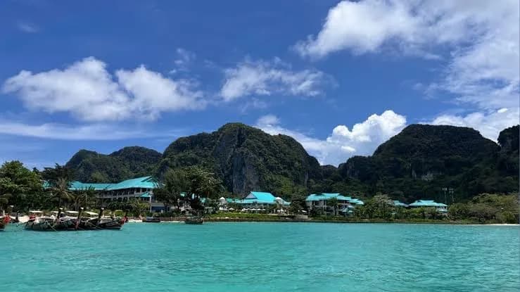 Thailand Cuts Visa-Free Stay for Tourists From 60 Days to 30 Days, Including India Thailand Cuts Visa-Free Stay for Tourists From 60 Days to 30 Days, Including India